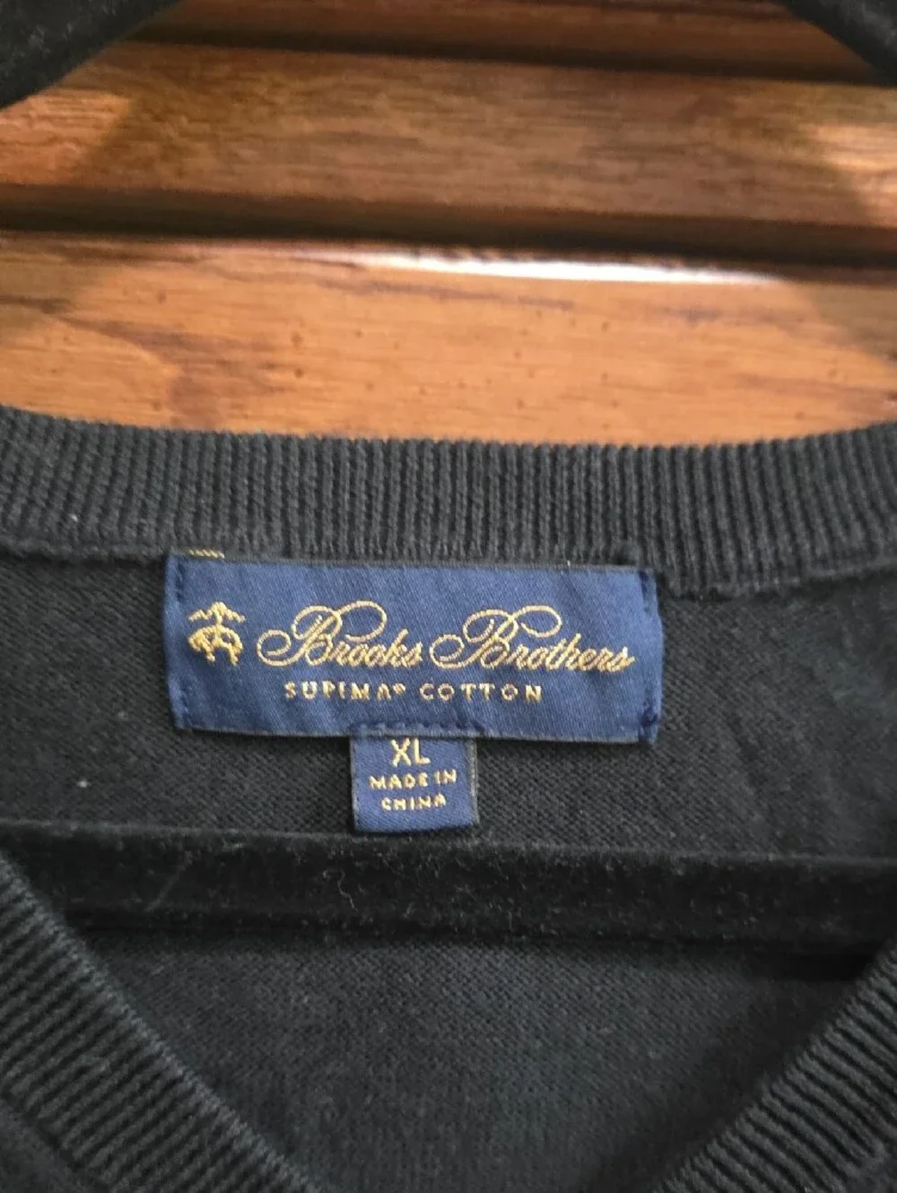 Brooks Brothers Men's V-Neck Sweater in Black